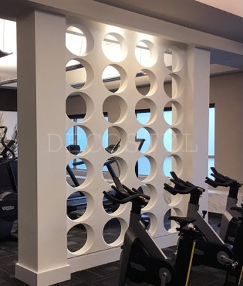 Ohm - decorative 3D wall partition made of plaster