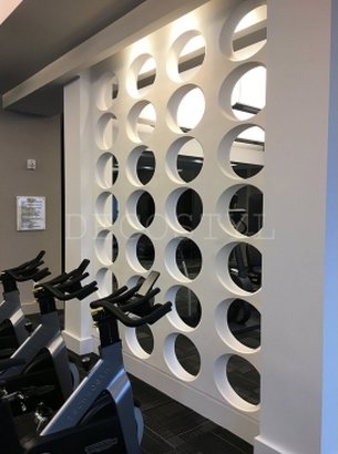 Ohm - decorative 3D wall partition made of plaster